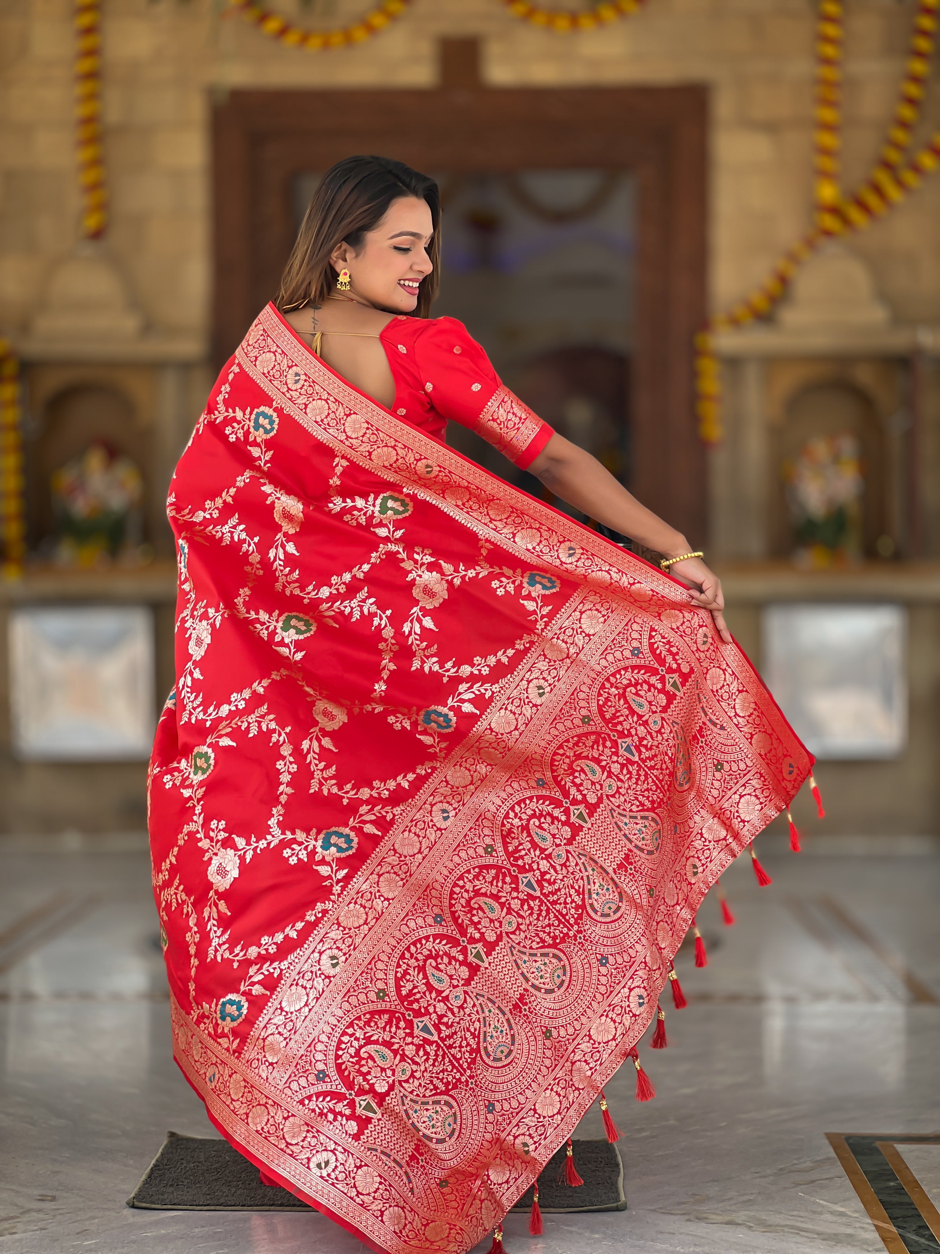 Soft Banarasi Silk Saree with Zari Weaving & Meenakari Touch – Rich Pallu & Border
